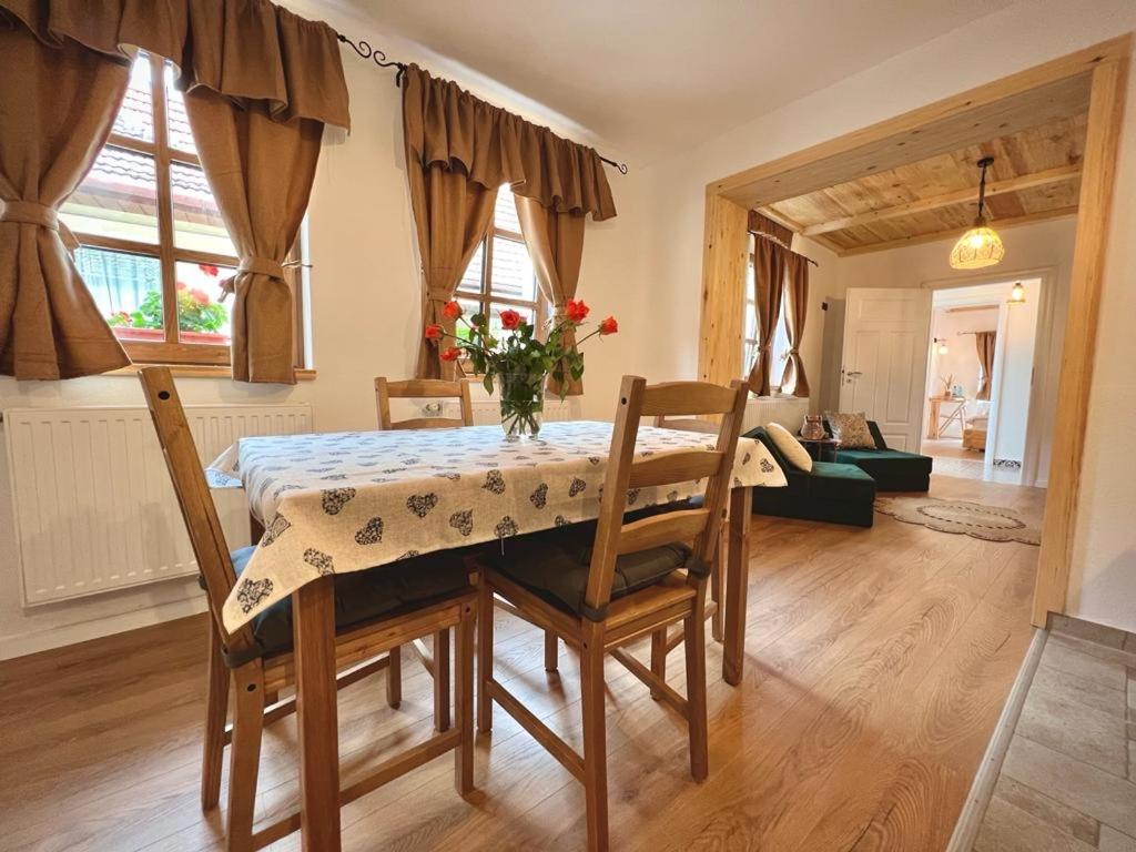 Victoria Gasthaus Rasnov - Charming Vacation House In Rasnov Exterior photo